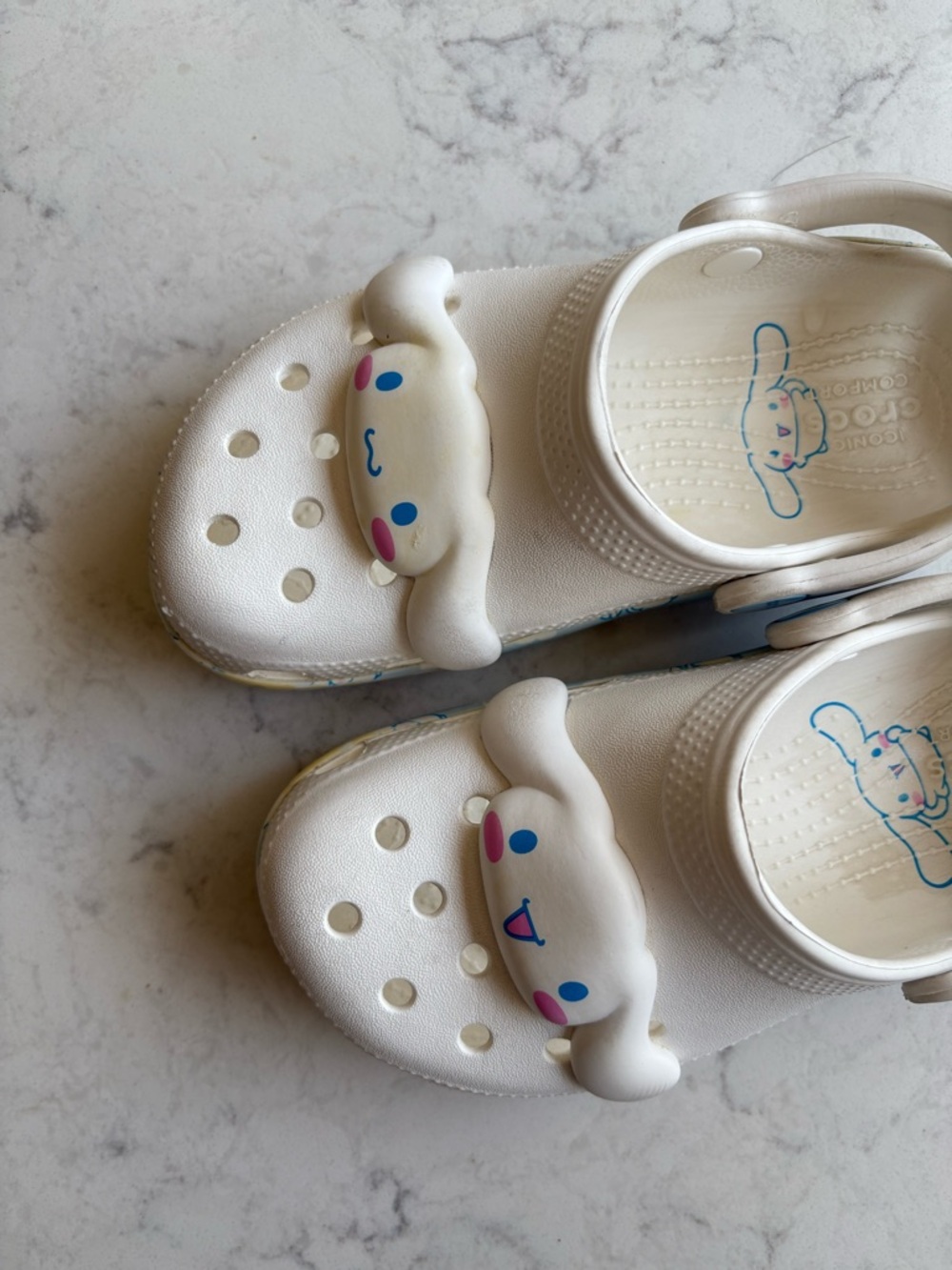 CROCS Kids White Cinnamoroll Character Slip-On Clogs with Blue Accents